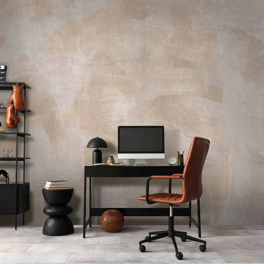 Абстрактные фотообои с мазками светло-бежевого и кремового цветов, создающие художественную текстуру с эффектом декоративной штукатурки или масляной краски.