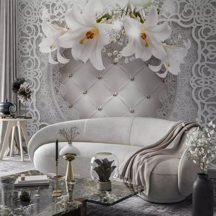 Fototapetes ar baltām lilijām uz eleganta fona - gaiši pelēkā krāsā G-ART