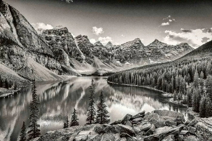 Fototapetes ar dabu - Kalnu ezers (melnbalta versija),  D-ART