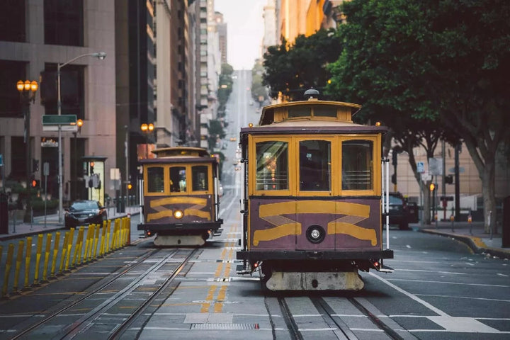 Fototapetes ar pilsētas skatu - Sanfrancisko trolejbusi, pelēka, dzeltena D-ART