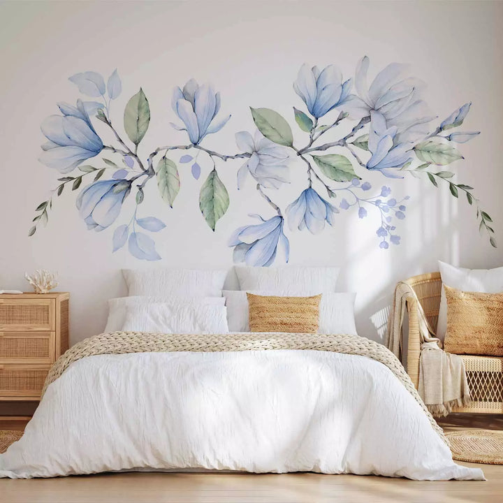 Fototapetes ar magnoliju - romantisks ziedu motīvs zilā krāsā G-ART