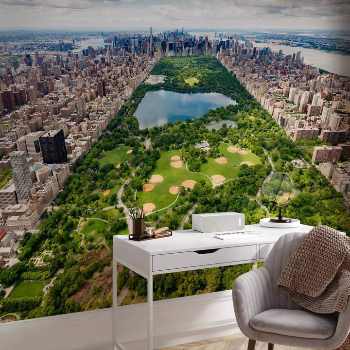 Fototapetes - Ņujorkas parks starp lielpilsētas debesskrāpjiem, zaļā G-ART