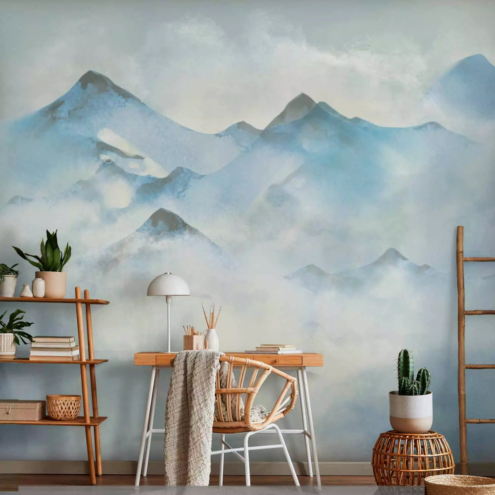 Fototapetes zilos toņos - kalnu ainava, kas klāta ar sniegu un miglu G-ART