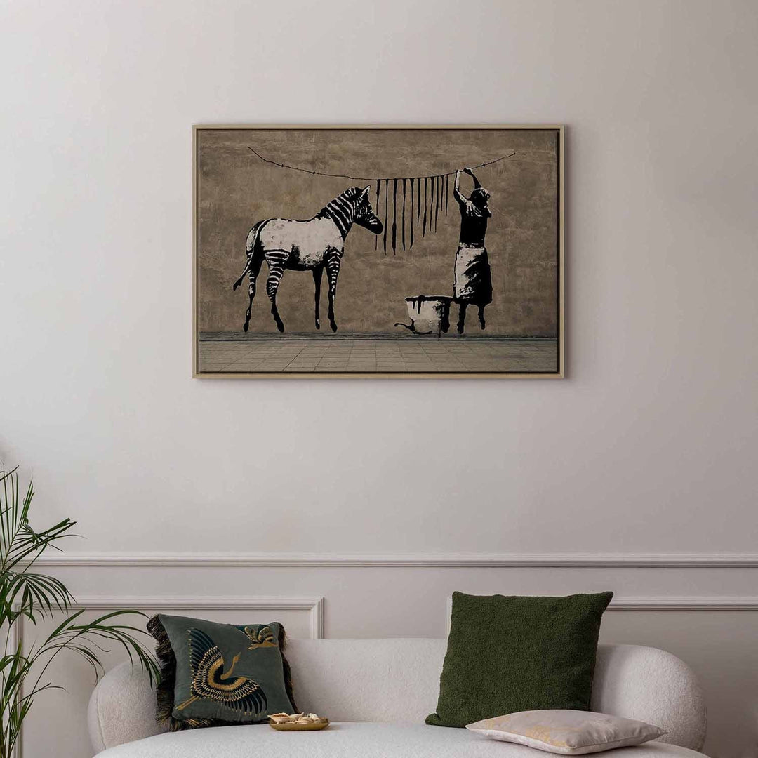 Glezna koka rāmī ar grafiti - Banksy: Zebra uz betona G ART