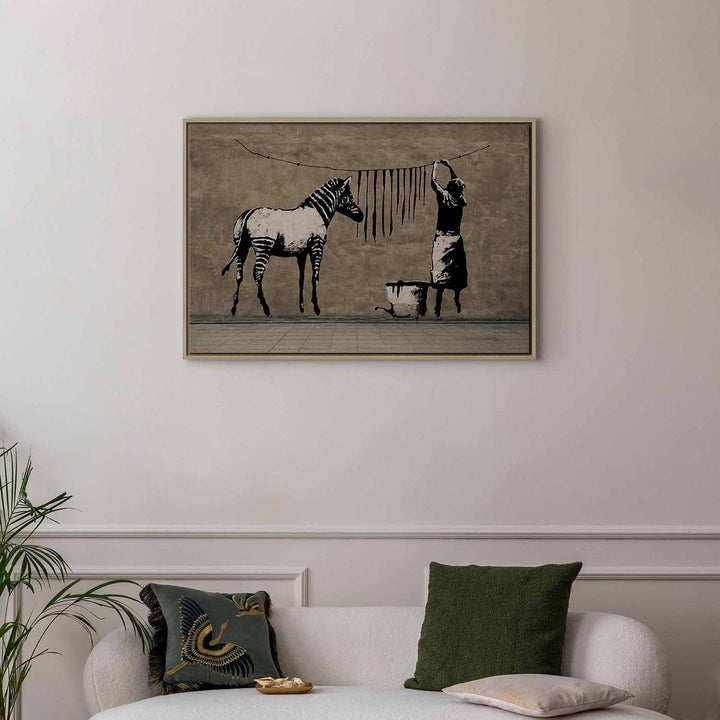 Glezna koka rāmī ar grafiti - Banksy: Zebra uz betona G ART
