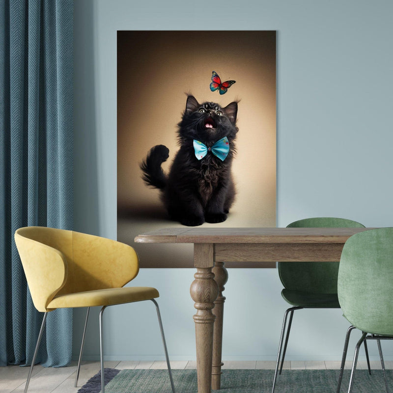 Glezna - Kaķis ar tauriņu, kas vēro lidojošu tauriņu, 150143 Tapetenshop.lv