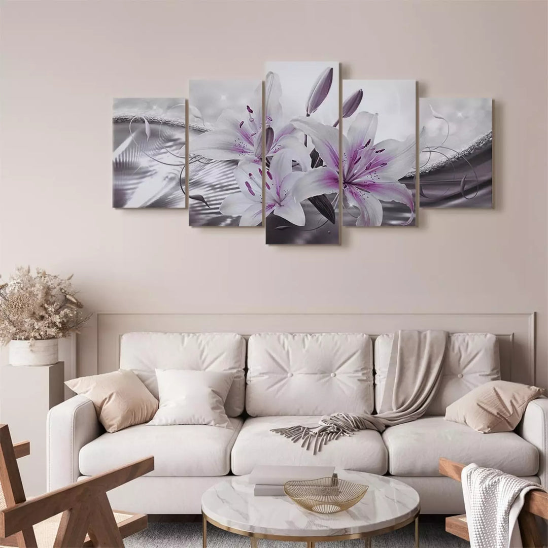 Glezna ar lilijām violetos toņos uz pelēka fona, 93795 ART XL