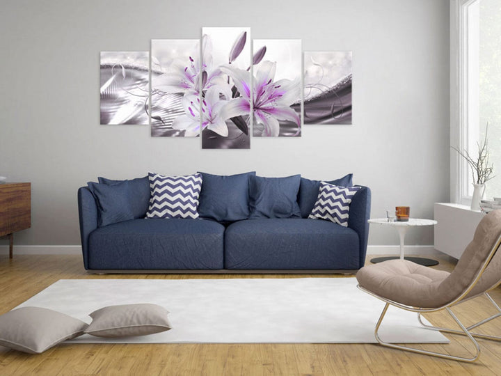 Glezna ar lilijām violetos toņos uz pelēka fona, 93795 G-ART