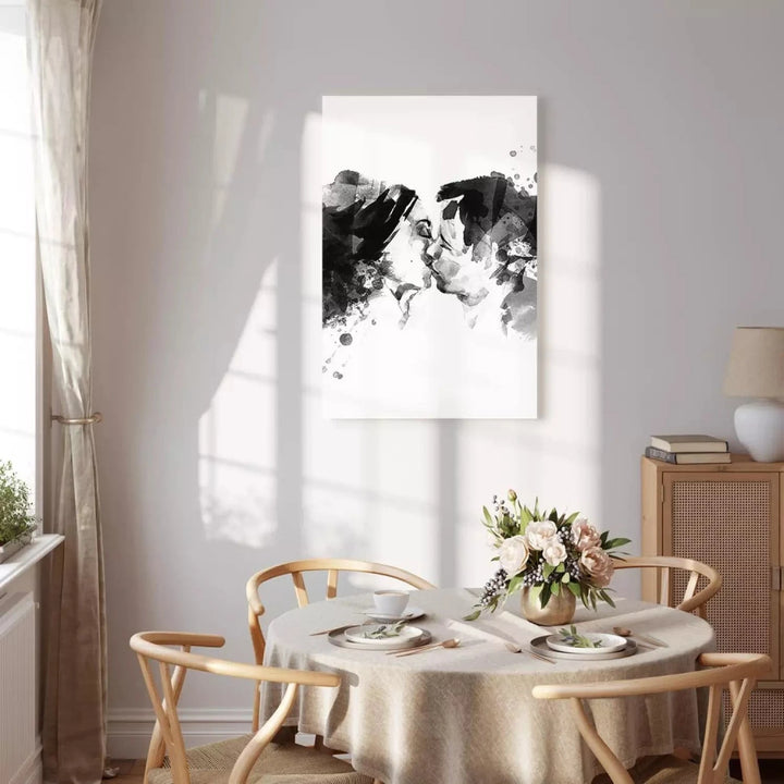 Glezna - melnbalta grafika ar diviem cilvēkiem, kas skūpstās G-ART