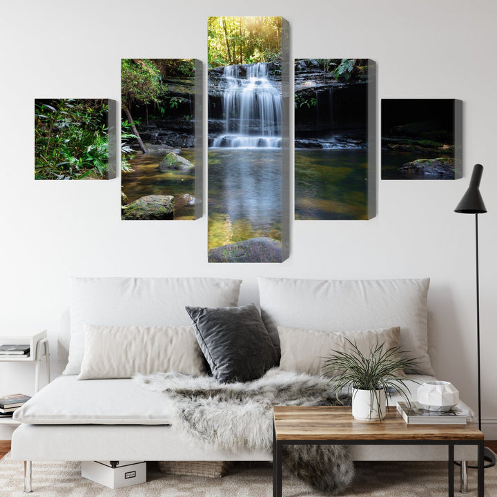 Kanva - Ūdenskritums krūmājos, N-3256 X-ART