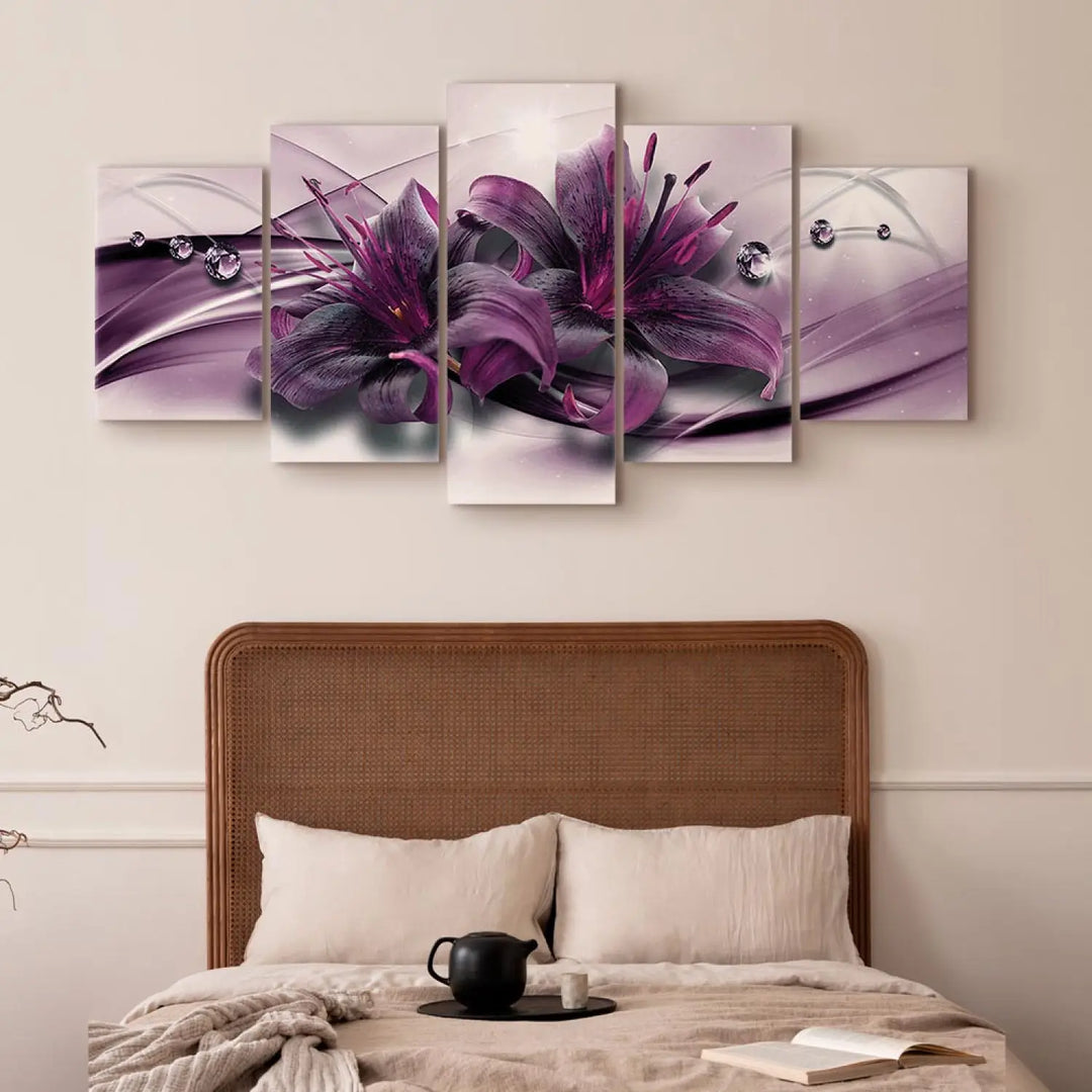 Glezna - Violetā lilija uz abstrakta violeta fona, (x5), 93726 ART XL