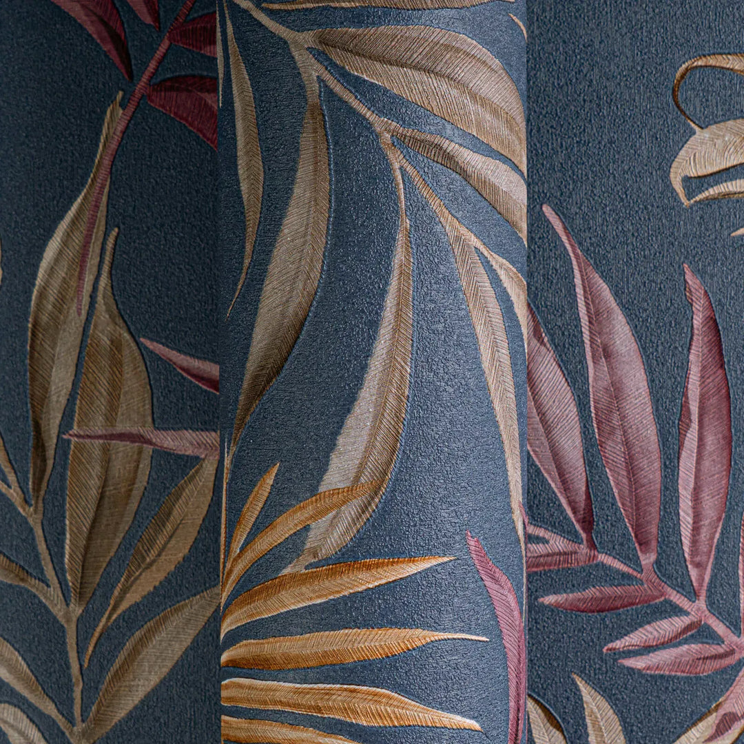 Neaustas tapetes ar delikātu tropu motīvu uz tumši zila | nedaudz spīdīgas lapas | 3011055 AS Creation