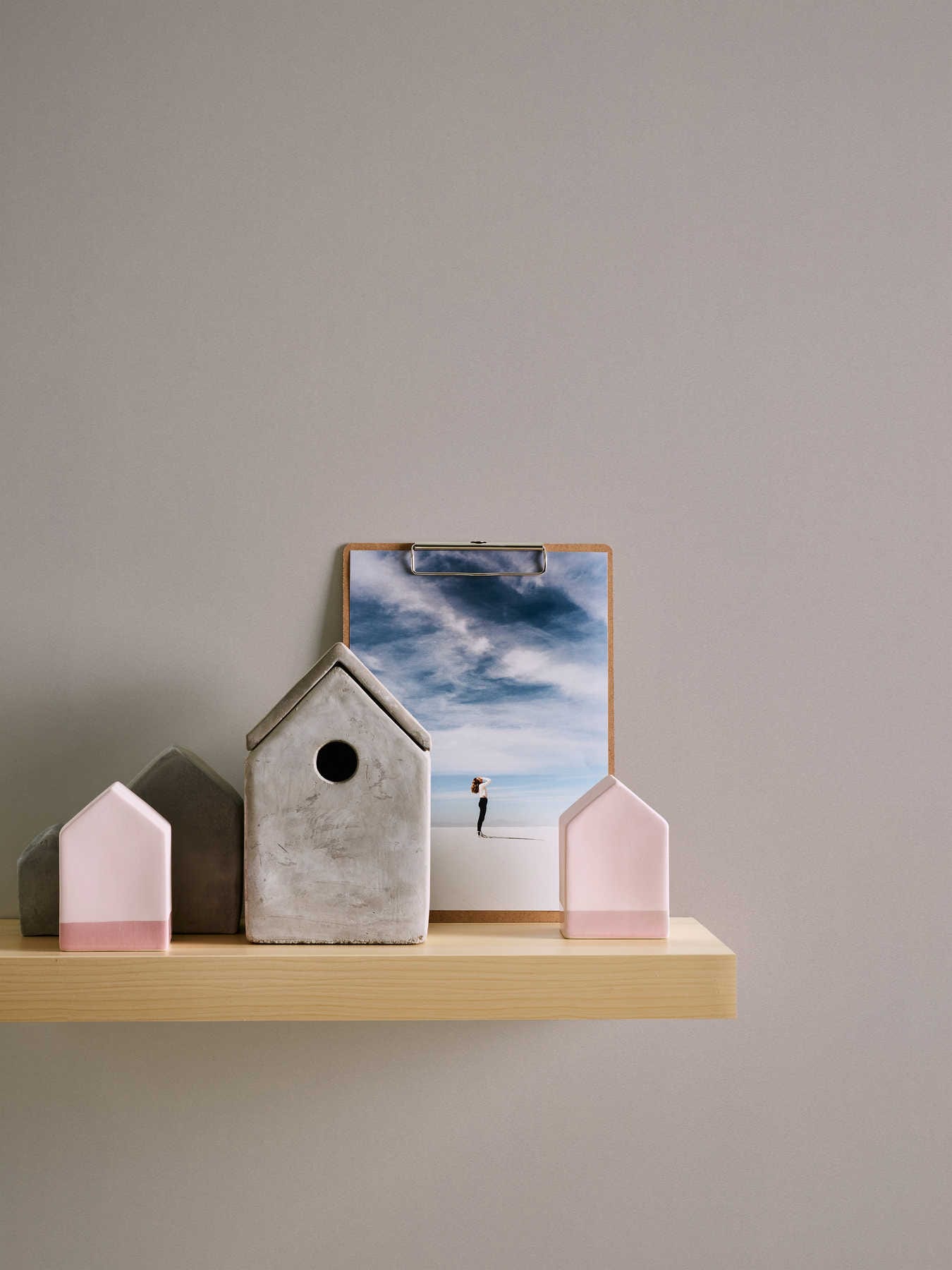 Neausti tapetes vienkrāsaini, matēti, neitrāls zemes tonis - pelēks  AS Creation