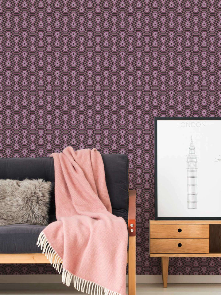 Tapetes violeta un vecā rozā krāsā ar grafisku dizainu retro stilā AS Creation