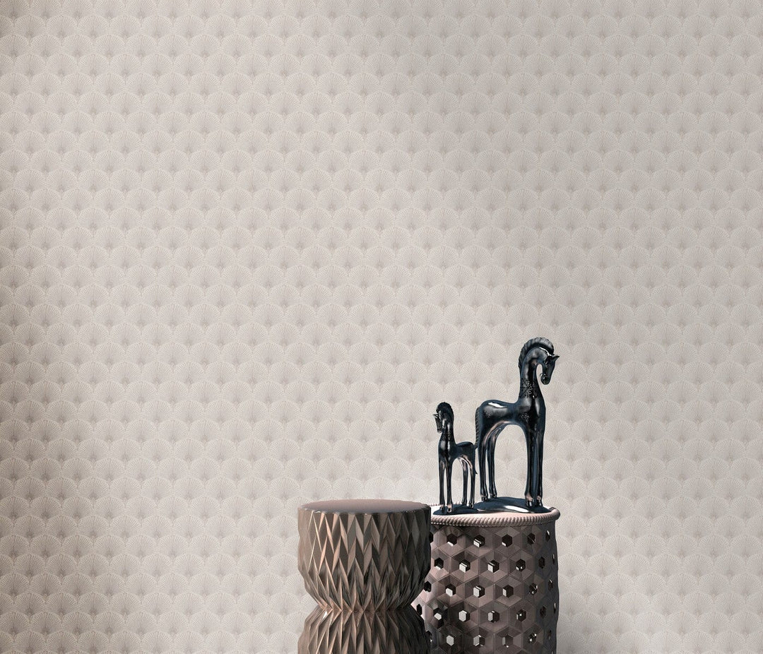 Tapetes ar Art Deco ornamentu: pāvu spalva taupe krāsā, 1034637 Erismann