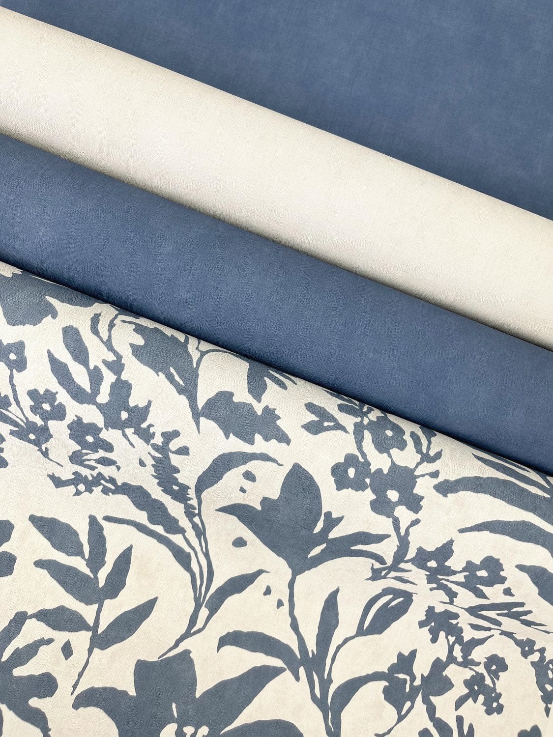 Tapetes ar lauku ziediem, zilā un baltā, RASCH, 330410 RASCH