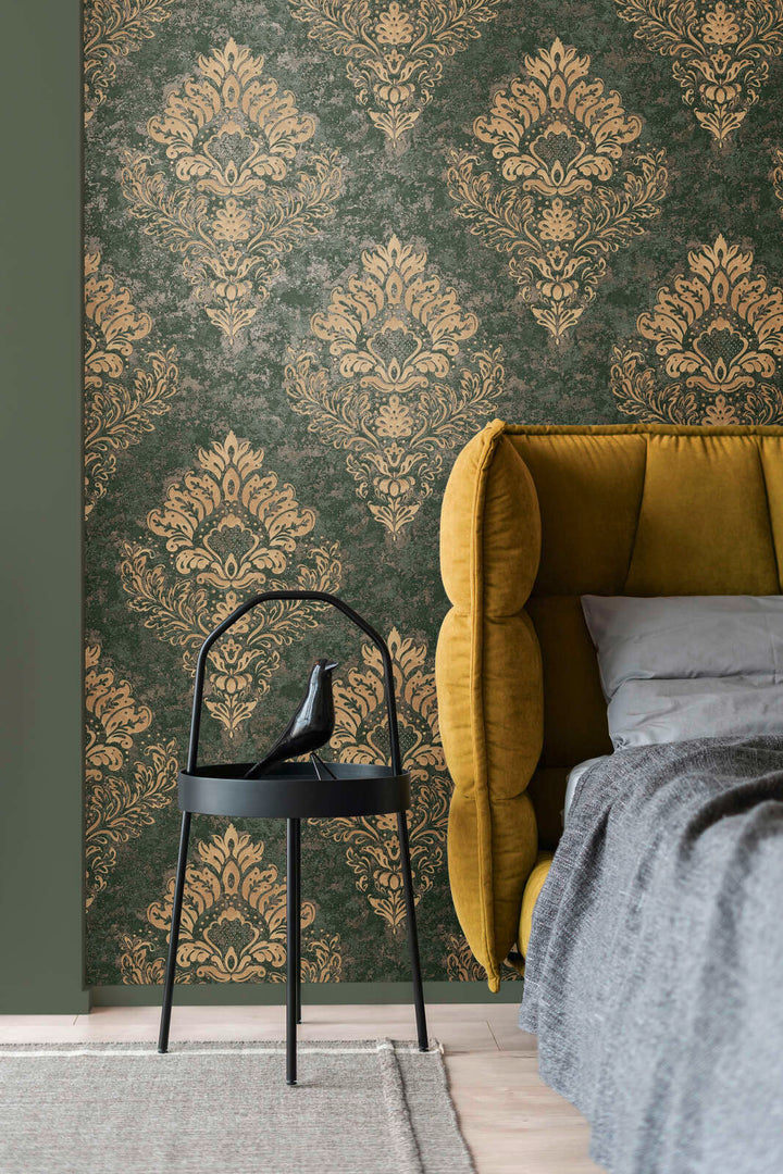 Tapetes ar ornamentiem zaļā un zeltā krāsā - 379011, atlikums: 2 ruļļi AS Creation