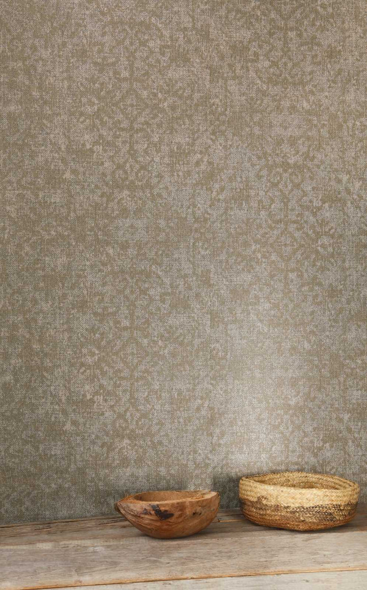 Tapetes ar persiešu paklāja ornamentu pelēki brūna krāsā - 1360275 AS Creation
