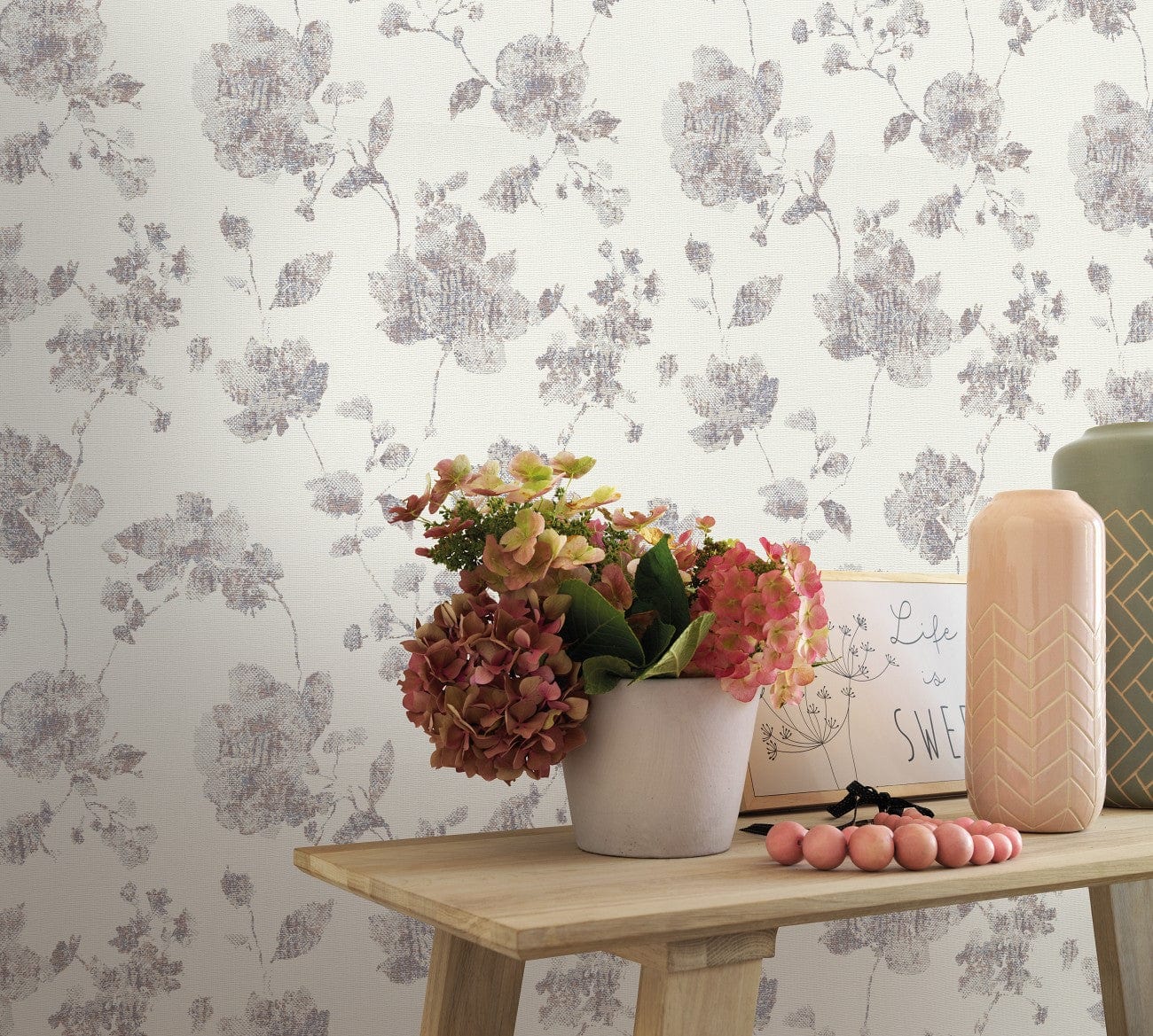 Lētas tapetes ERISMANN ar ziediem uz gaiša fona 2221433 Erismann