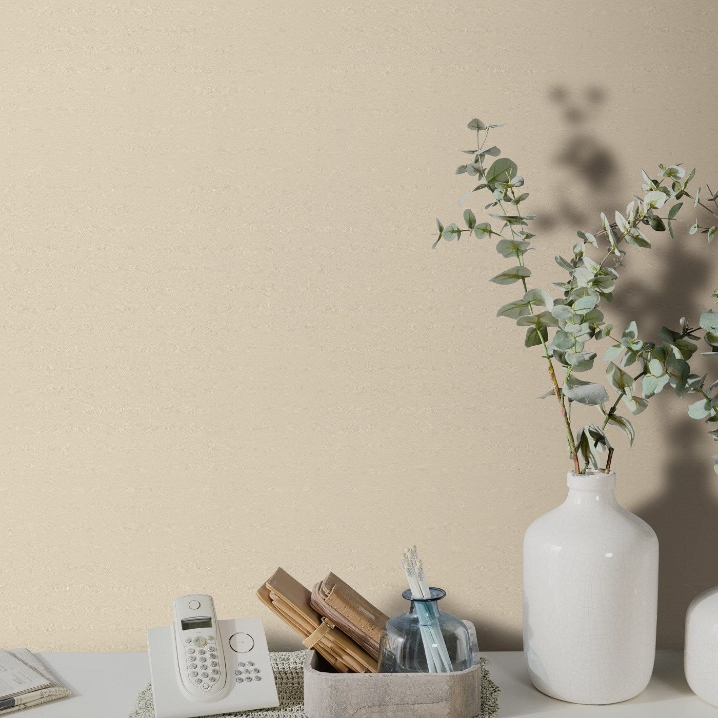 Vienkrāsainas tapetes bēšā krāsā, nedaudz spīdīga, 1045402 Erismann