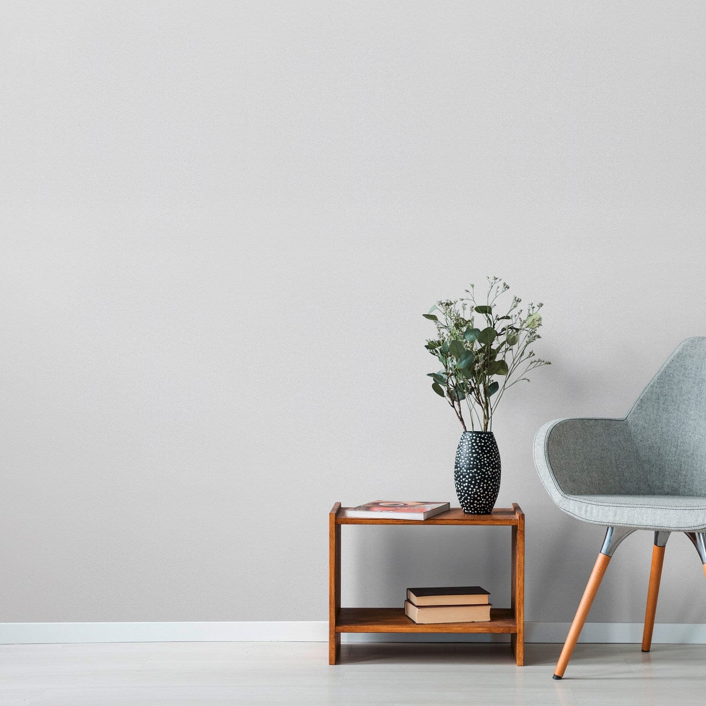 Vienkrāsainas tapetes gaiši pelēkā krāsā, nedaudz spīdīga, 1045410 Erismann