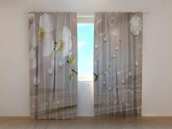 260 x 200 cm Dienas un nakts aizkari ar ziedu motīviem - Orhidejas uz bēša zīda Tapetenshop.lv