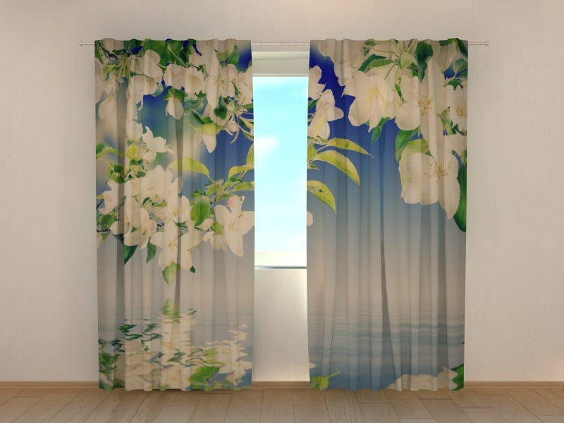 Curtains with flowers - Apple