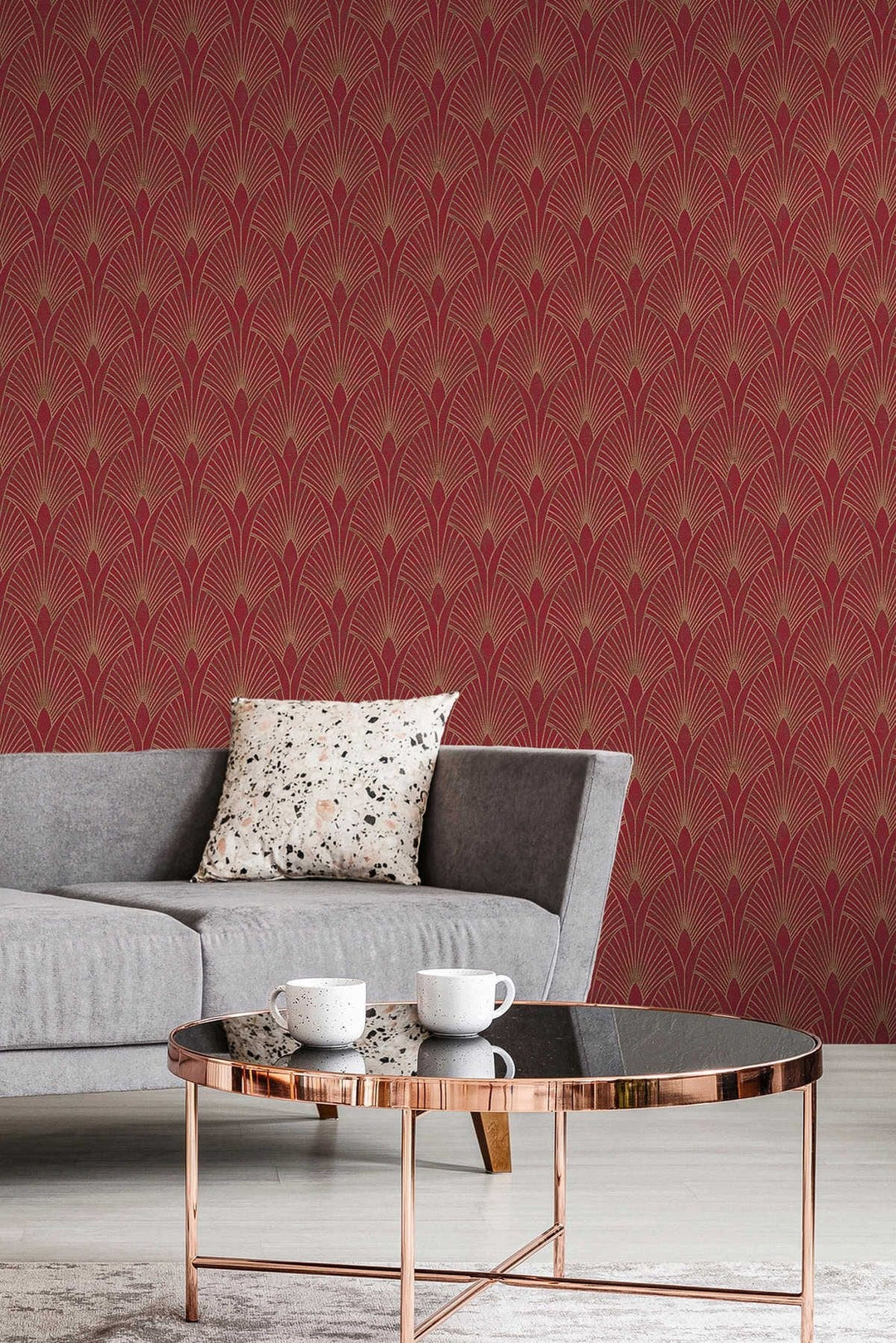 Art Deco tapetes ar zelta retro rakstu un fonu sarkanā krāsā AS 374274 AS Creation
