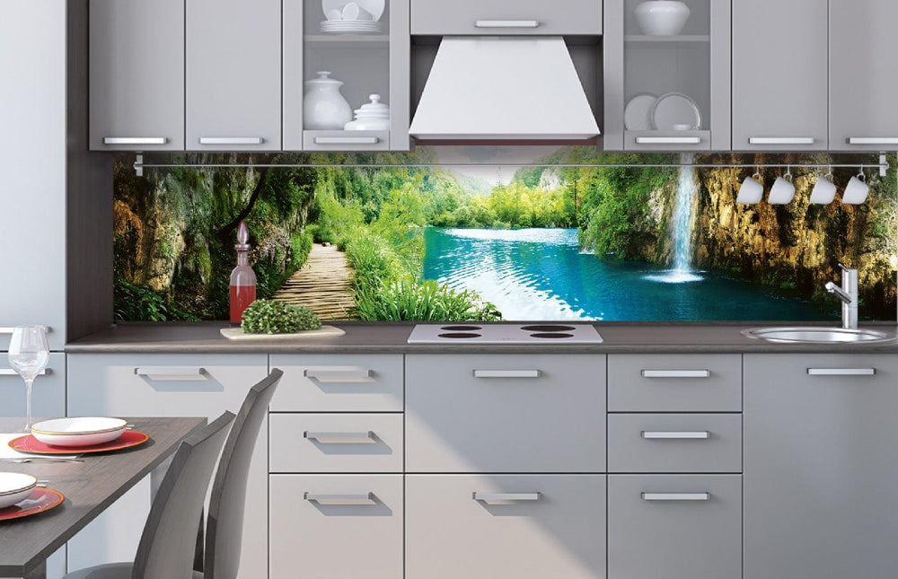 Fototapetes virtuvei ar lamināciju ar ūdenskritumu - Atpūta mežā  (260x60 cm) Art4home