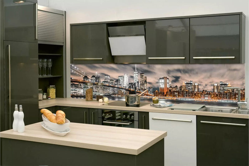 Fototapetes virtuvei ar lamināciju, pašlīmējošas plēve un flizelīns - Nakts Manhetena (260x60 cm) Art4home