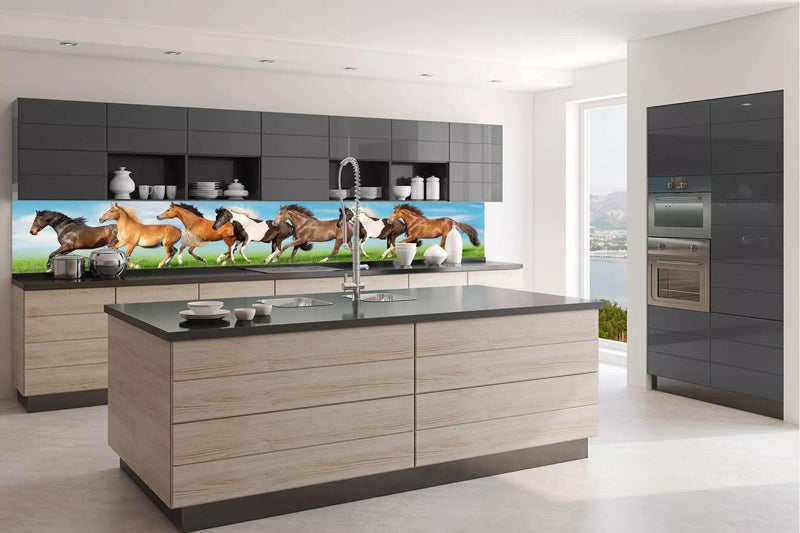 Fototapetes virtuvei ar lamināciju, pašlīmējošas plēve un flizelīns - Zirgu ganāmpulks (350x60 cm) Art4home