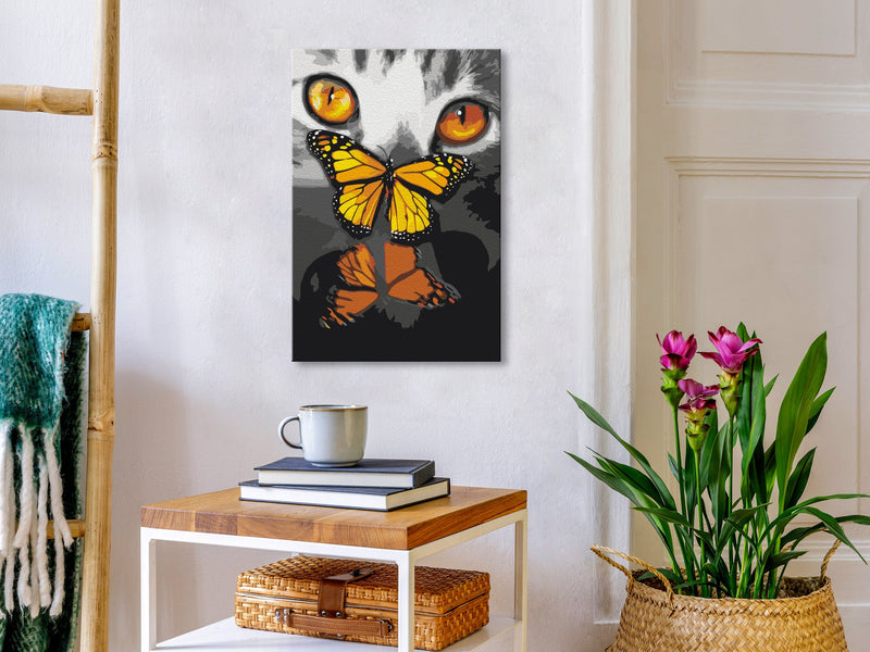 Kanva uz audekla "izkrāso pēc cipariem" - Kitten and Butterfly 40x60 cm Artgeist