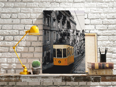 Kanva uz audekla "izkrāso pēc cipariem" - Tram in Lisbon 40x60 cm Artgeist