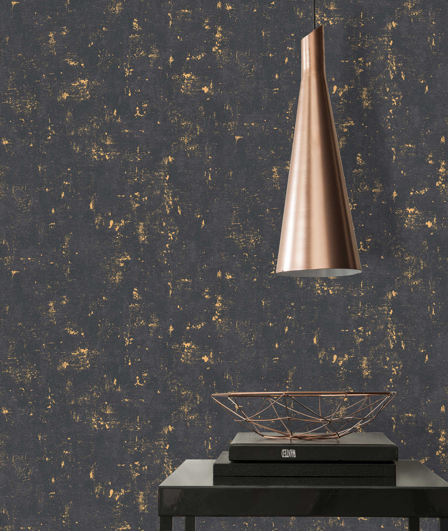 Tapetes ar used look efektu melna un zelta krāsā AS 2307-82 AS Creation