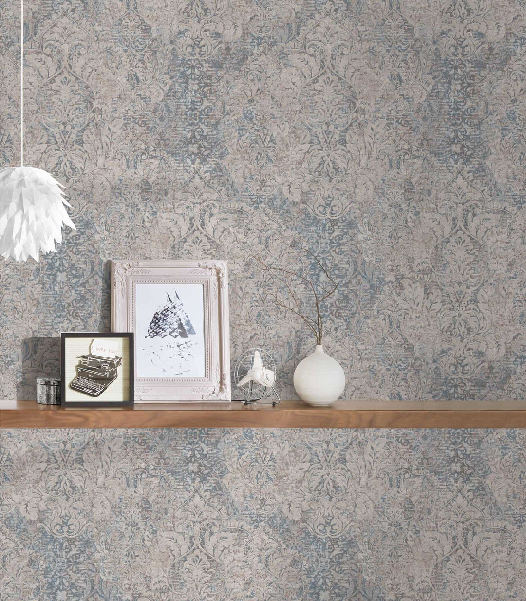 Tapetes ar ornamentu vintage stilā - smilškrāsas, zilā krāsā AS 380931 Tapetenshop.lv