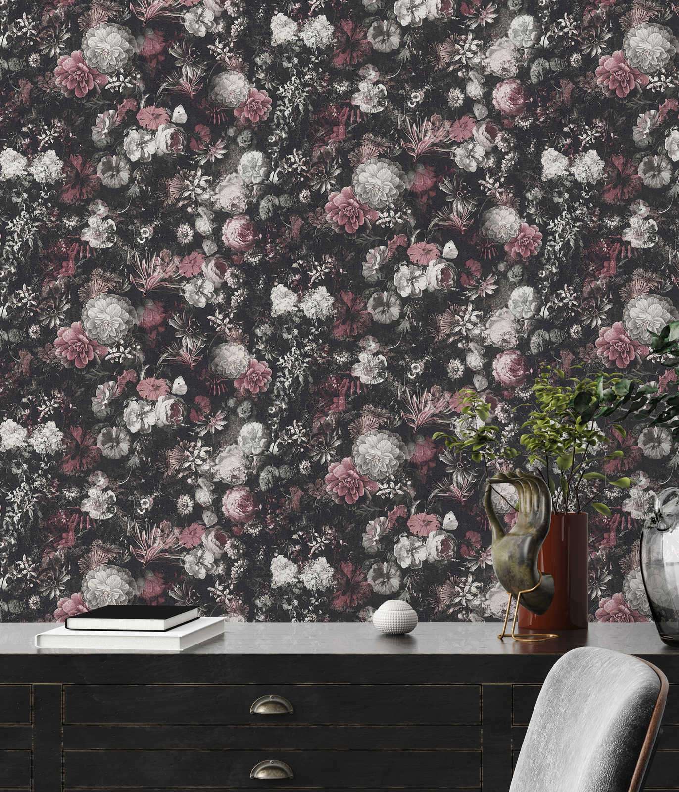 Tapetes ar ziediem vintāžā stilā uz melna fona AS 380952 Tapetenshop.lv