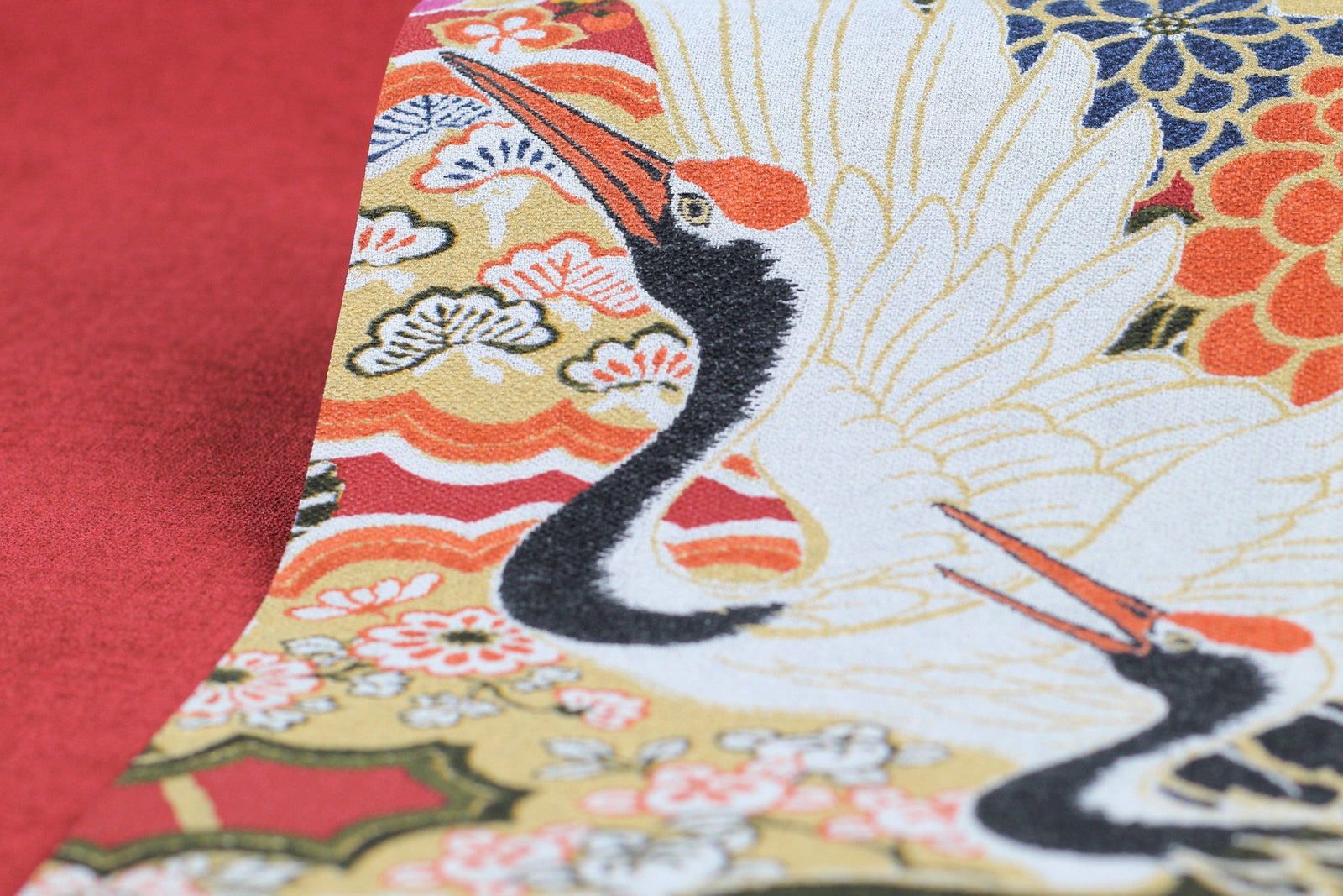 Tapetes ar auduma matētu faktūru sarkanā krāsā - RASCH 1435203 RASCH